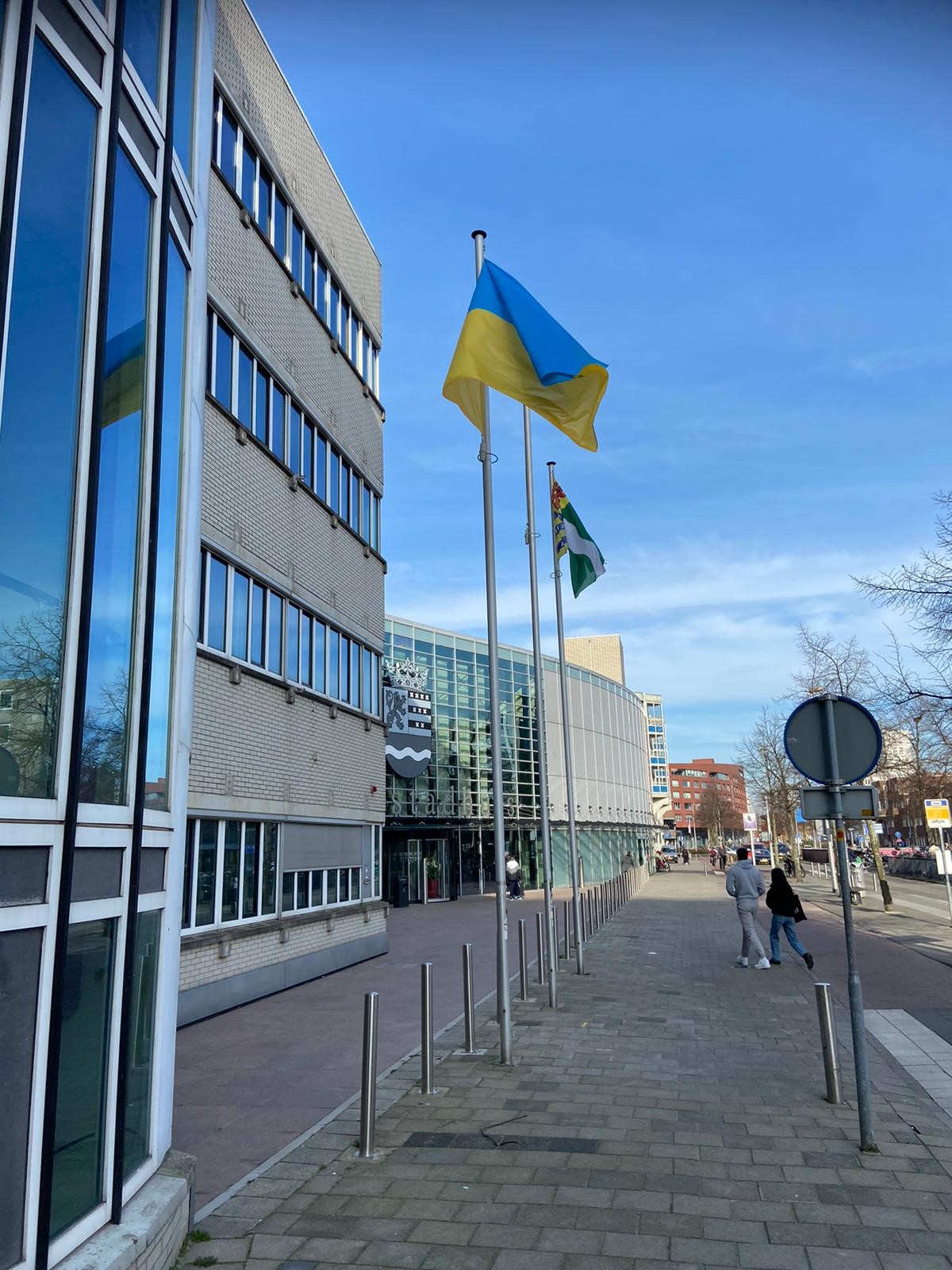 Foto vlaggen voor stadhuis